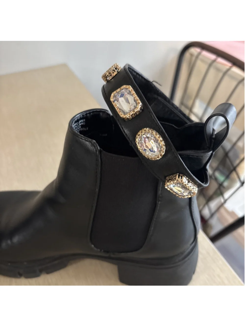 Steve Madden Amulet Ankle Boots Blk Chunky Lug Sole Jeweled Strap 8M (1190)